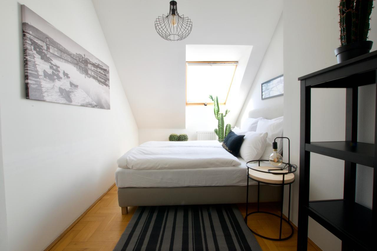 Premium Apartment By Hi5 - Gozsdu Suite Budapest Bagian luar foto